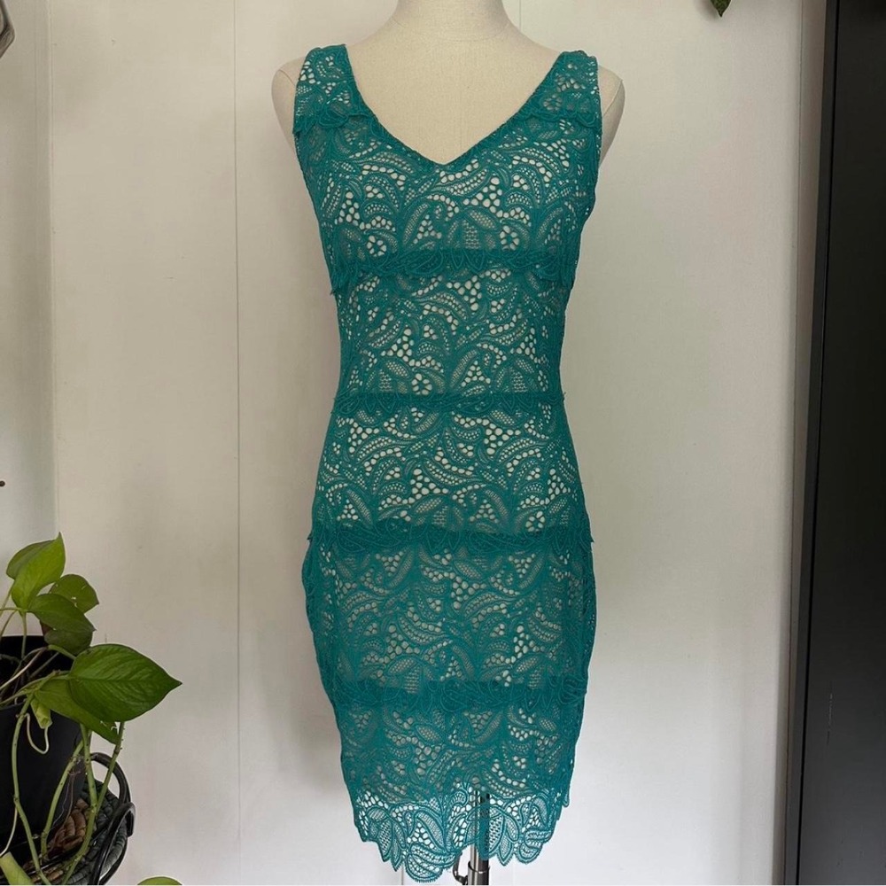 Bebe Teal Green Lace V-Neck Midi Dress Paisley Tiered Bodycon Sleeveless Medium